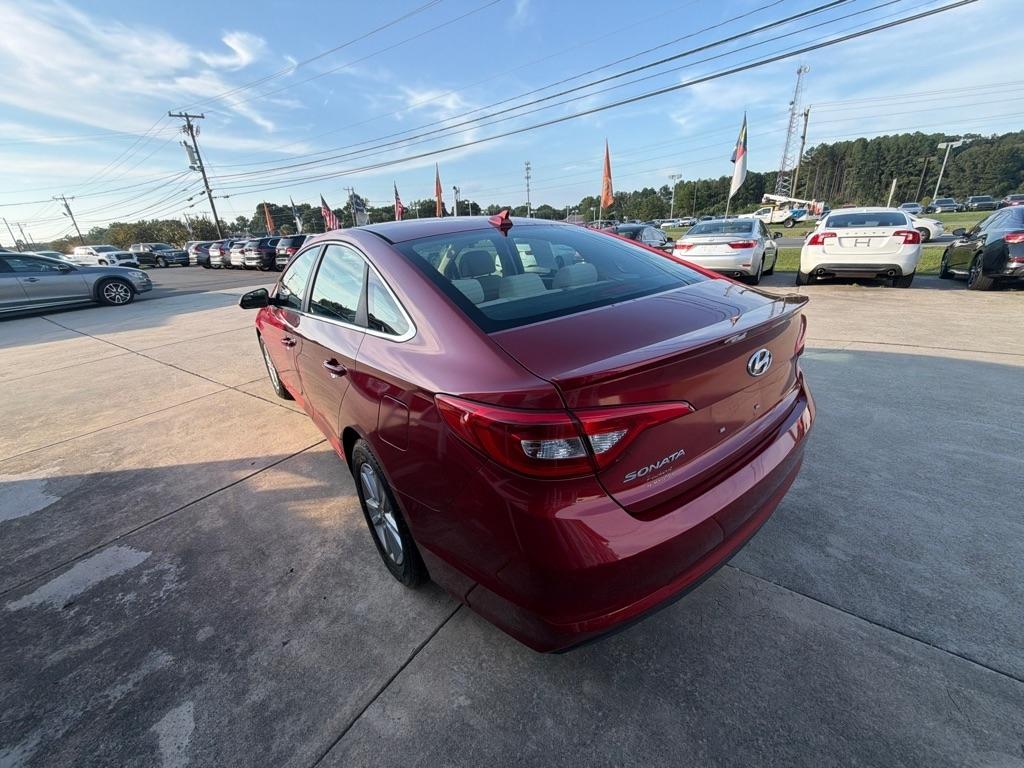 Hyundai Sonata 4dr Sdn 2.4L SE 2015