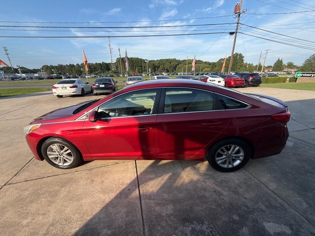 Hyundai Sonata 4dr Sdn 2.4L SE 2015
