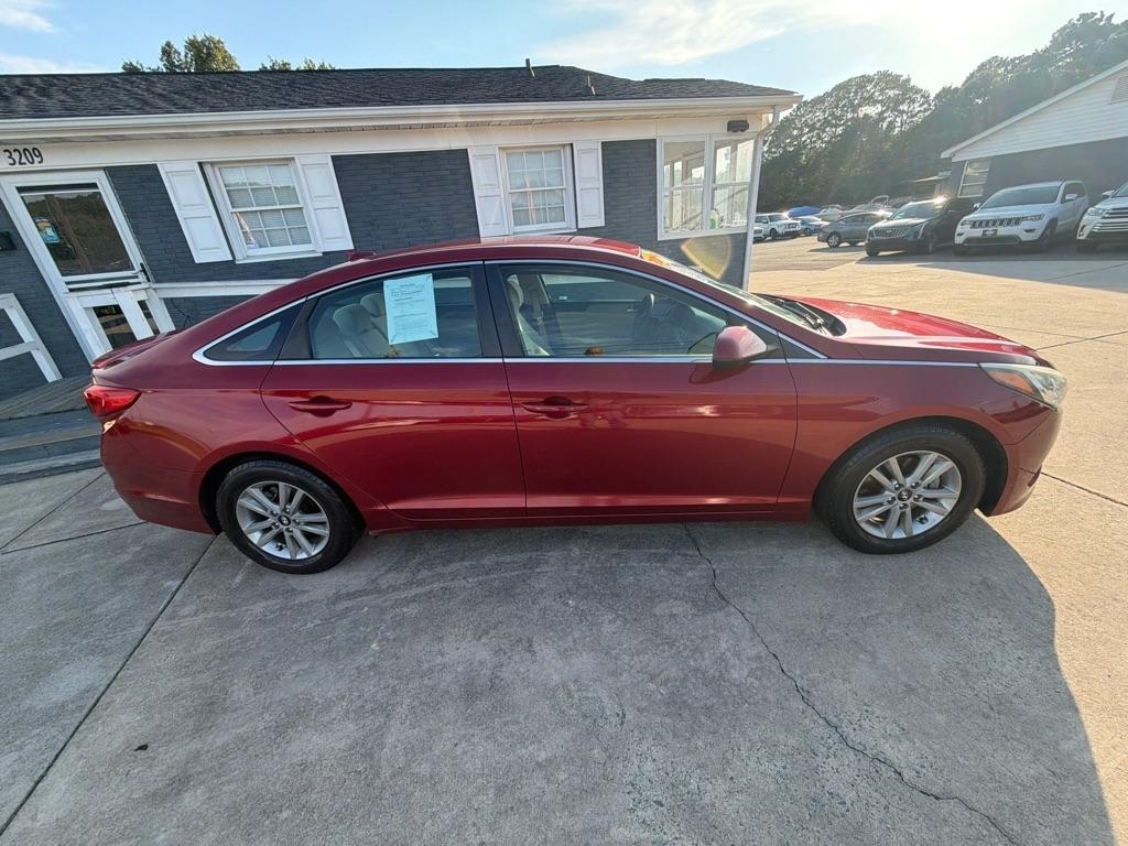 Hyundai Sonata 4dr Sdn 2.4L SE 2015