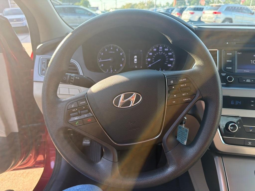 Hyundai Sonata 4dr Sdn 2.4L SE 2015
