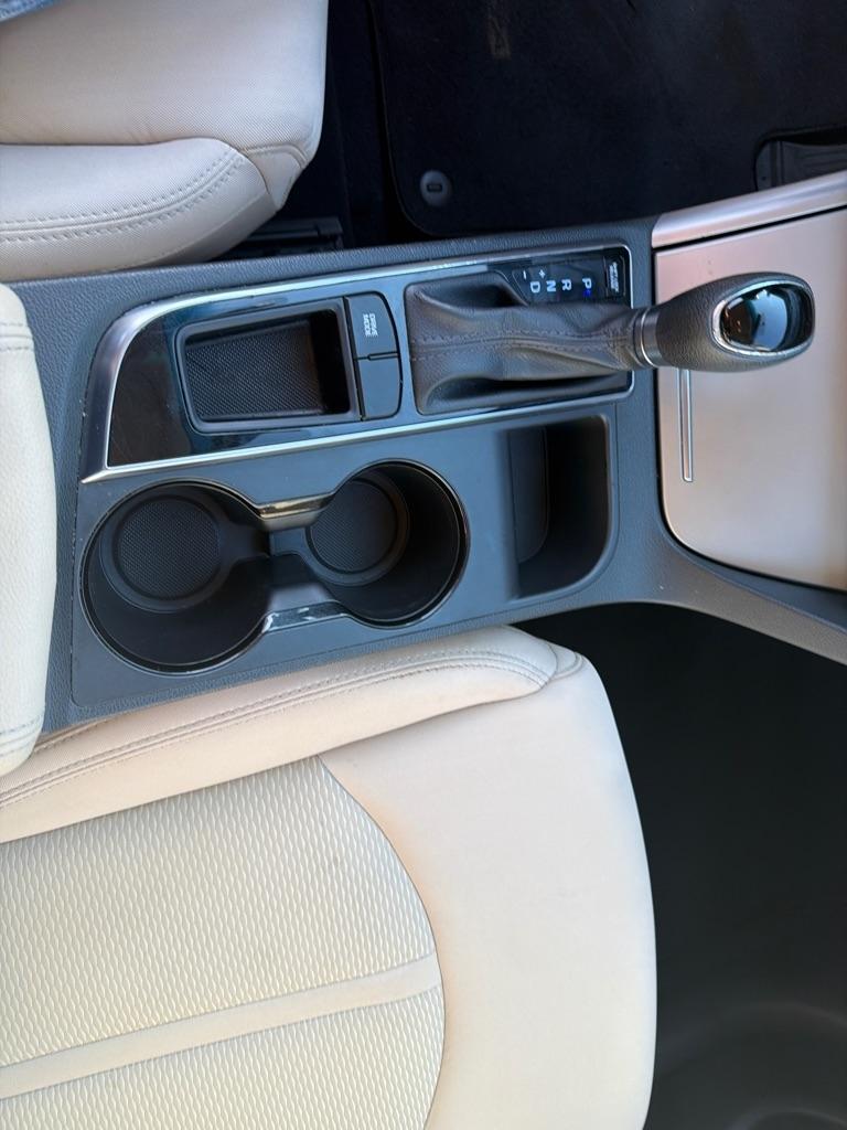 Hyundai Sonata 4dr Sdn 2.4L SE 2015