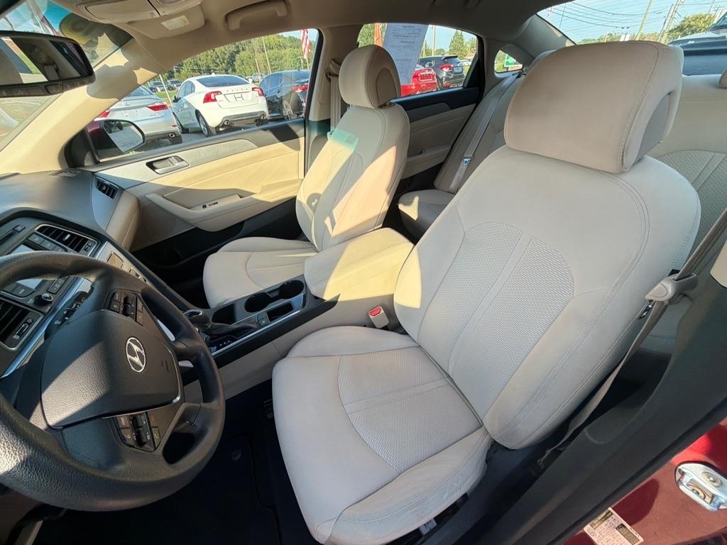Hyundai Sonata 4dr Sdn 2.4L SE 2015