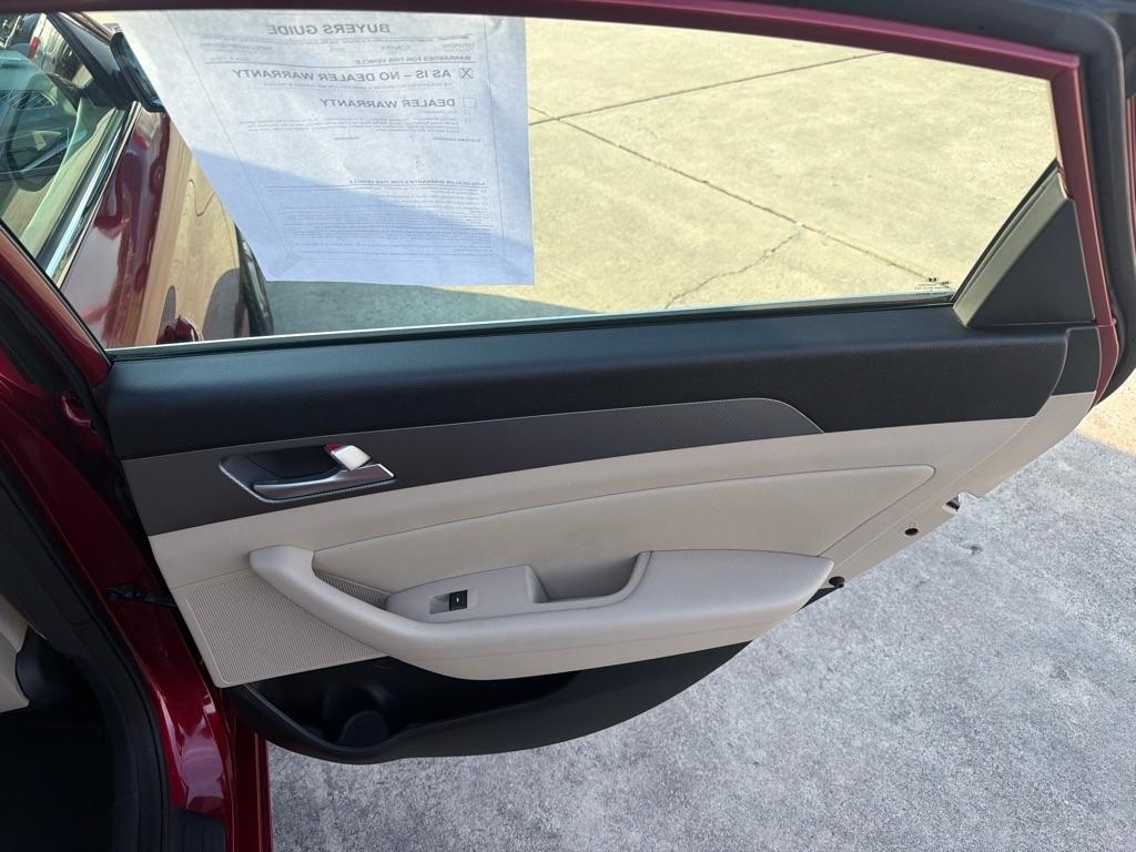 Hyundai Sonata 4dr Sdn 2.4L SE 2015