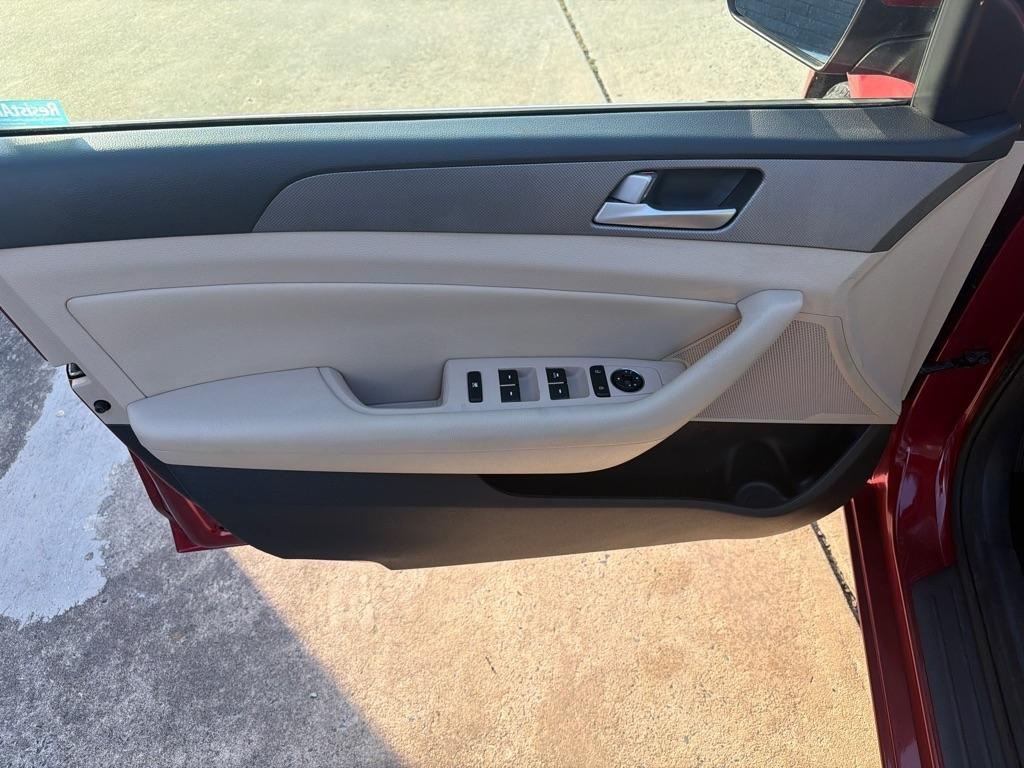 Hyundai Sonata 4dr Sdn 2.4L SE 2015