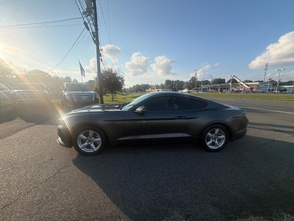 Ford Mustang 2dr Fastback V6 2016
