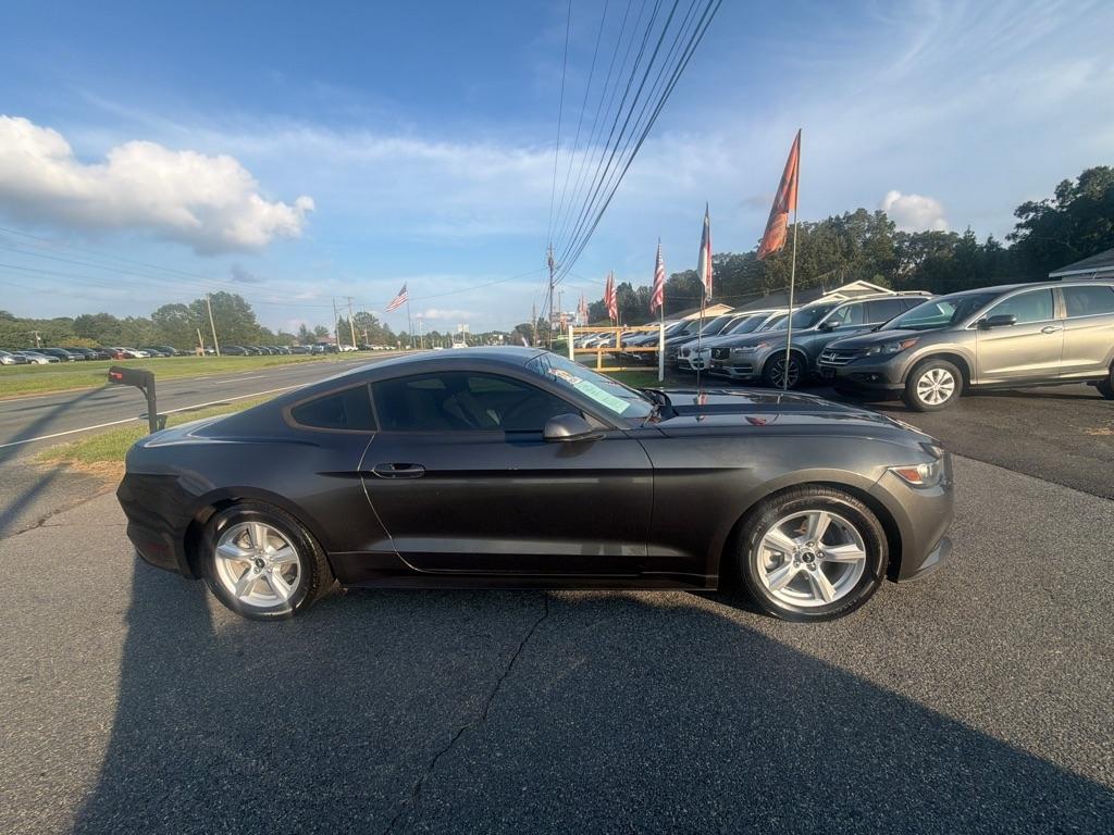 Ford Mustang 2dr Fastback V6 2016