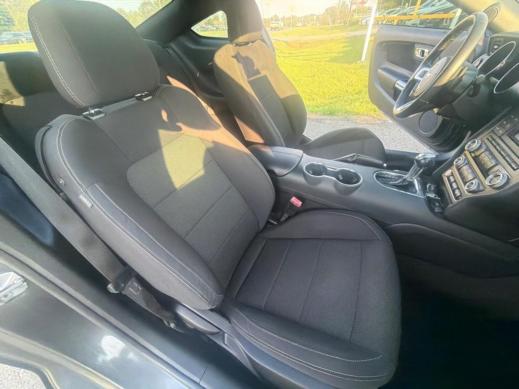 Ford Mustang 2dr Fastback V6 2016