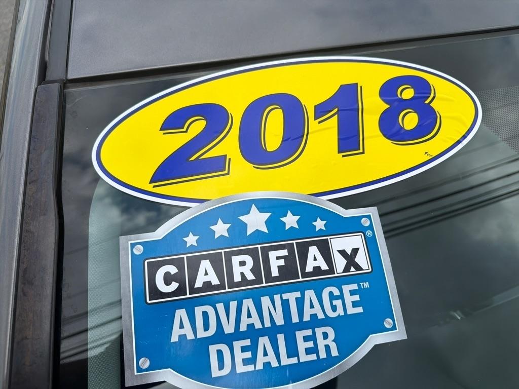 Toyota Prius Three Touring (Natl) 2018