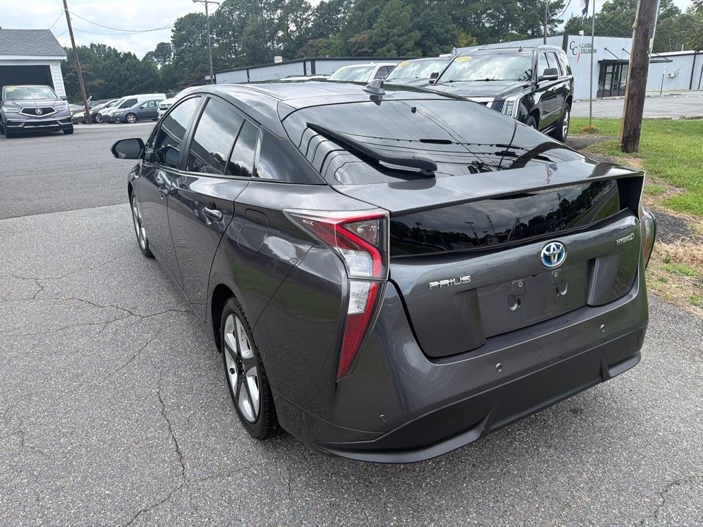 Toyota Prius Three Touring (Natl) 2018