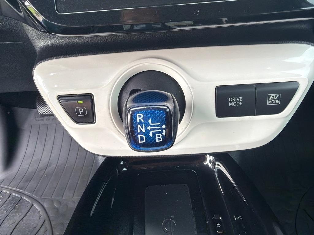 Toyota Prius Three Touring (Natl) 2018