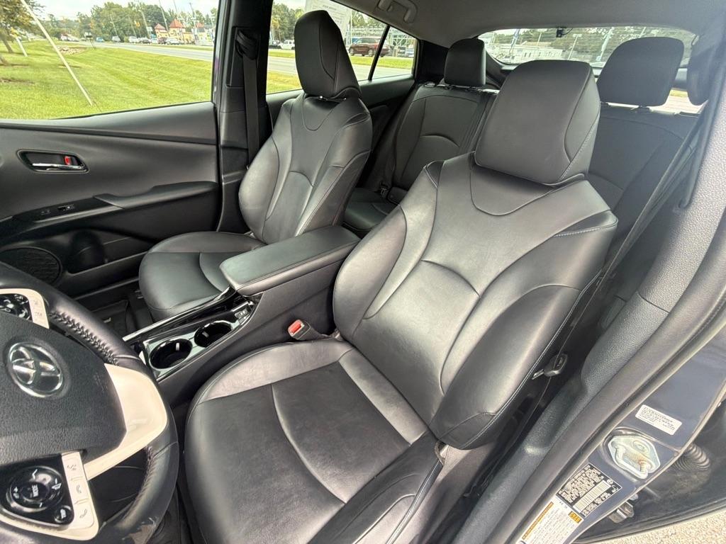 Toyota Prius Three Touring (Natl) 2018