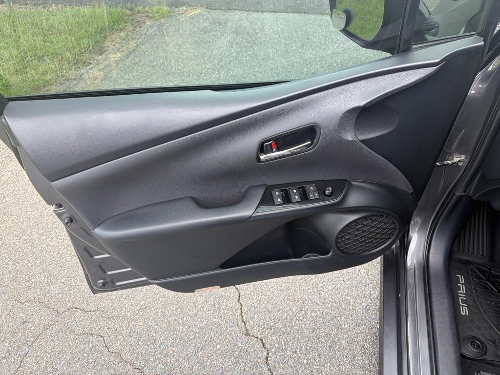 Toyota Prius Three Touring (Natl) 2018