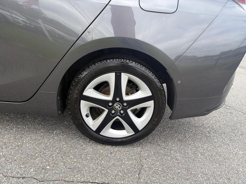 Toyota Prius Three Touring (Natl) 2018