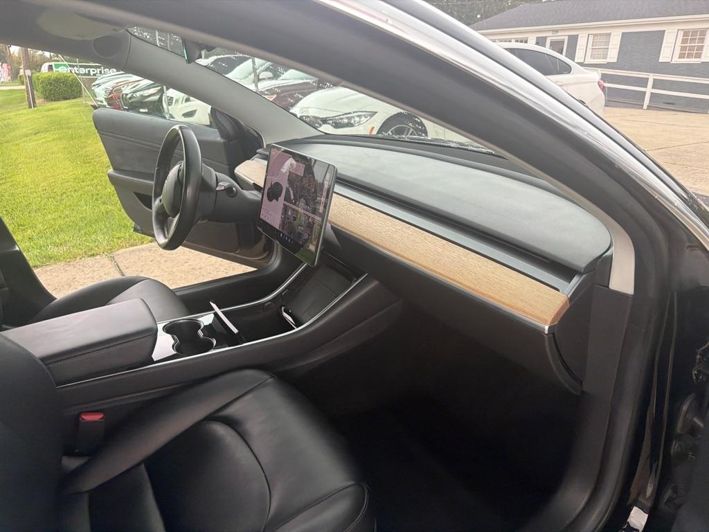 Tesla Model 3 Mid Range Battery RWD 2018