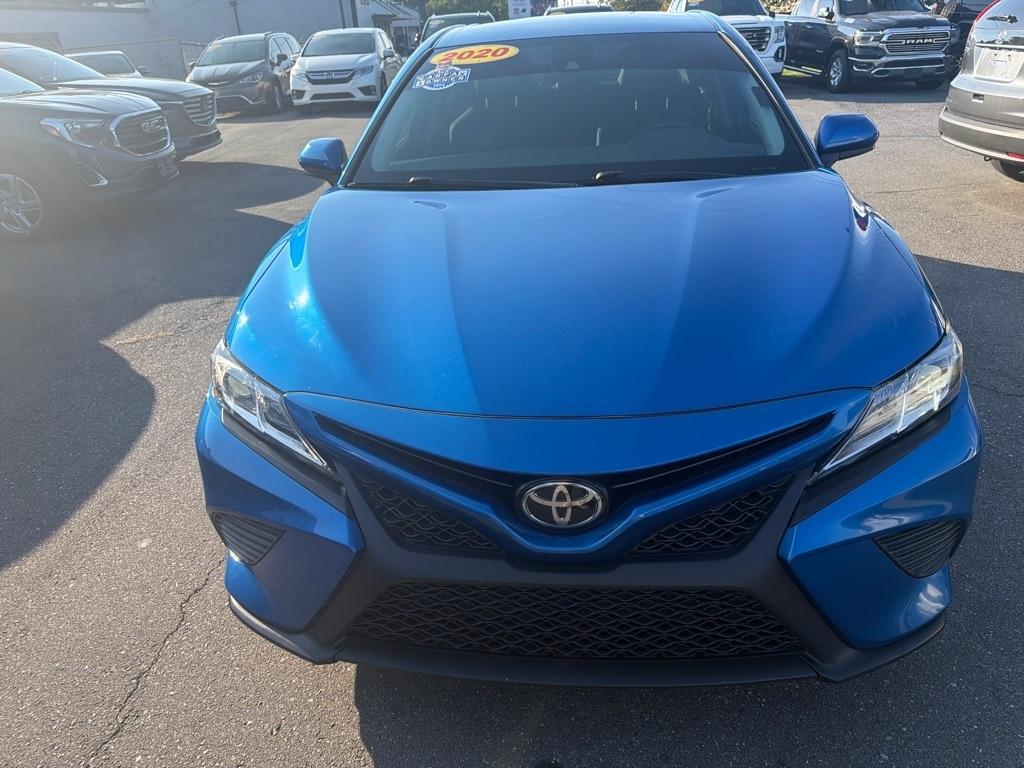 Toyota Camry SE Auto (Natl) 2020