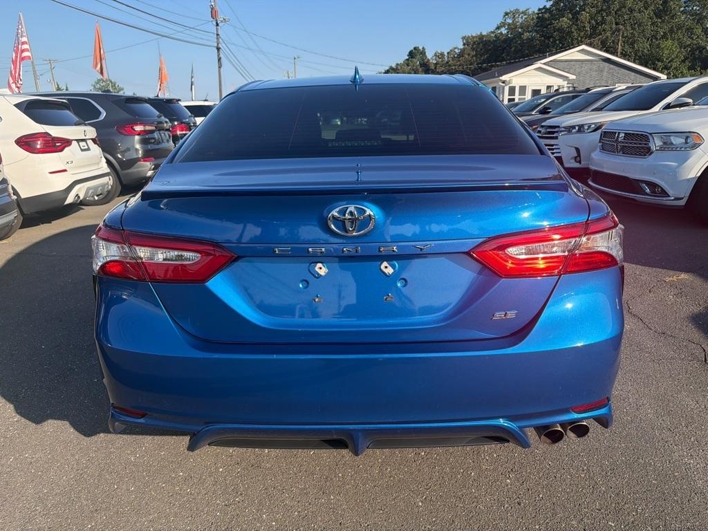 Toyota Camry SE Auto (Natl) 2020