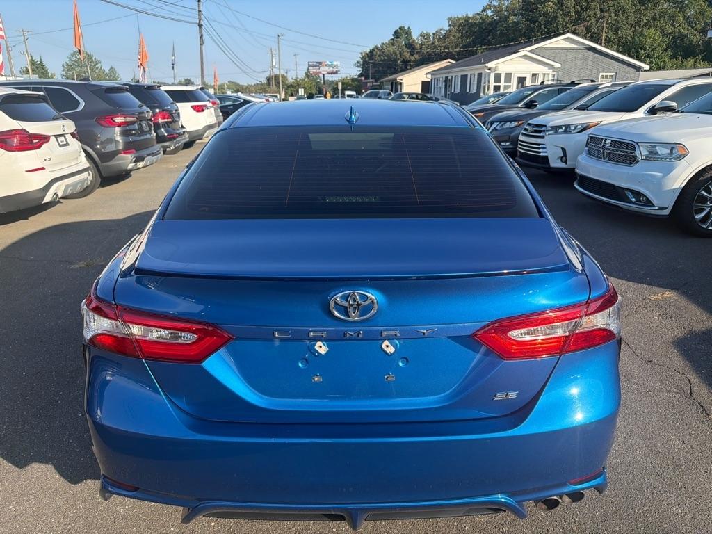 Toyota Camry SE Auto (Natl) 2020