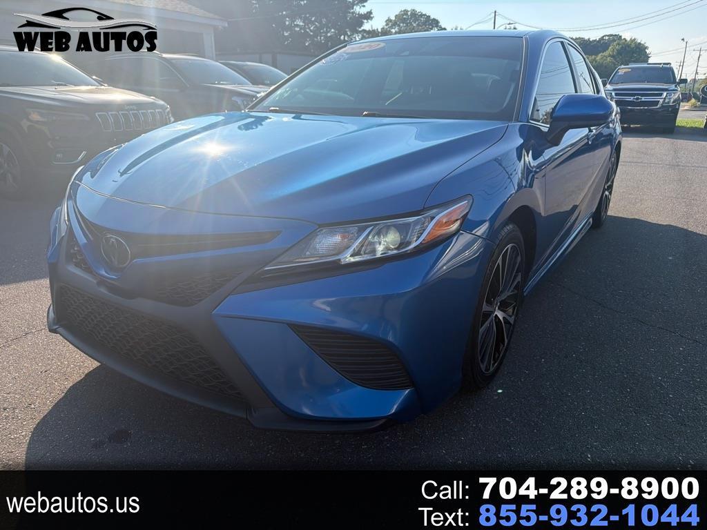 Toyota Camry SE Auto (Natl) 2020