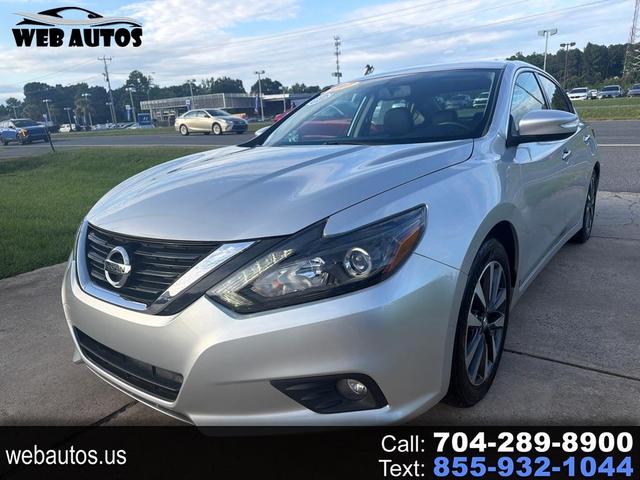 Silver 2017 Nissan Altima Sedan Front-Wheel Drive Continuously Variable Transmission