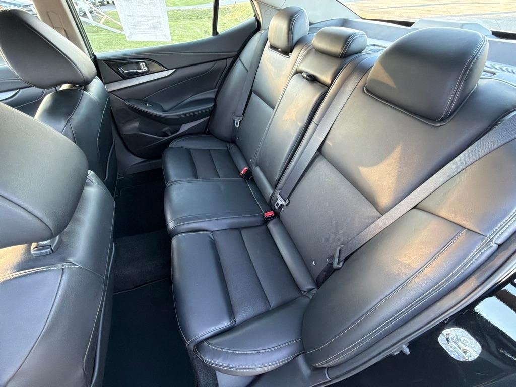 Nissan Maxima SV 3.5L 2017
