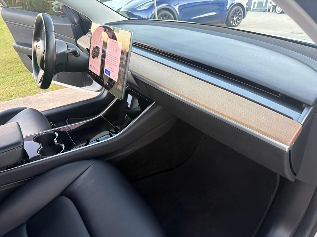 Tesla Model 3 Mid Range Battery RWD 2018