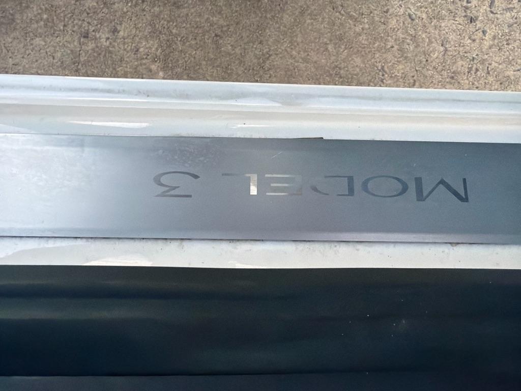 Tesla Model 3 Mid Range Battery RWD 2018