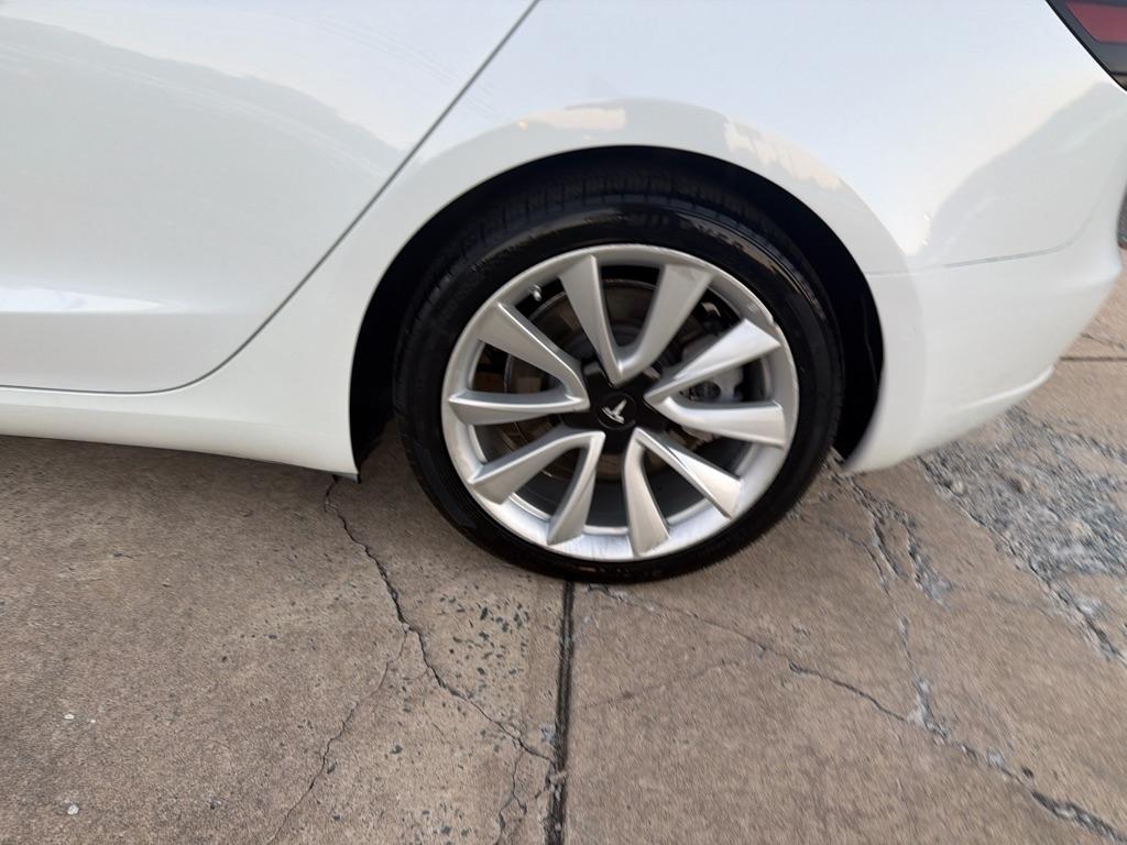 Tesla Model 3 Mid Range Battery RWD 2018