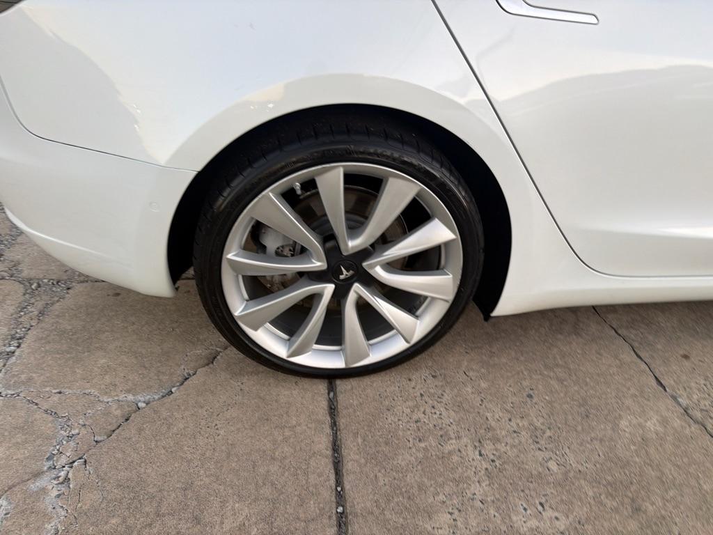 Tesla Model 3 Mid Range Battery RWD 2018