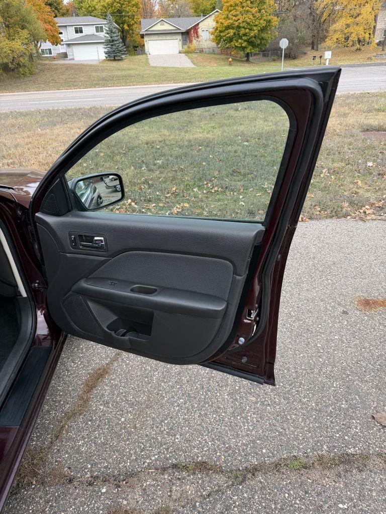 Ford Fusion I4 SE 2011