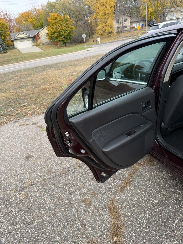 Ford Fusion I4 SE 2011