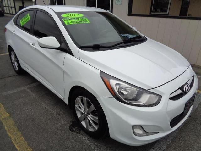 White 2013 Hyundai Accent GLS Sedan FWD Sedan Front-Wheel Drive Automatic