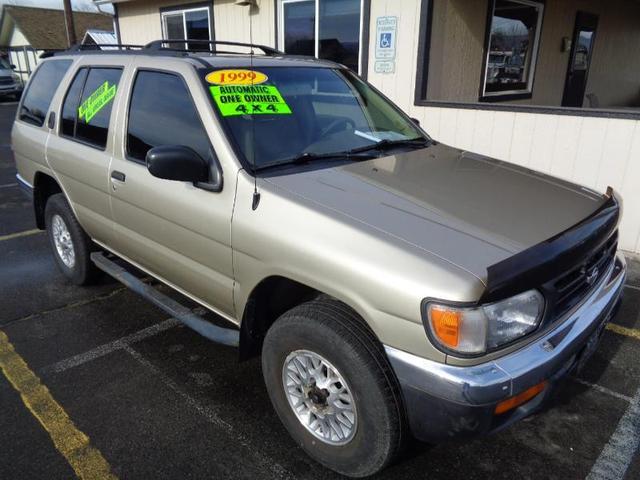 Brown (Tan) 1999 Nissan Pathfinder 4 Dr LE 4WD SUV SUV / Crossover Four-Wheel Drive Automatic