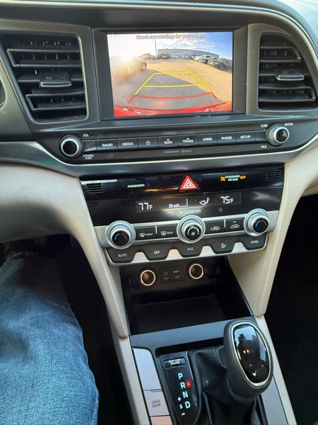 Hyundai Elantra SEL 2020