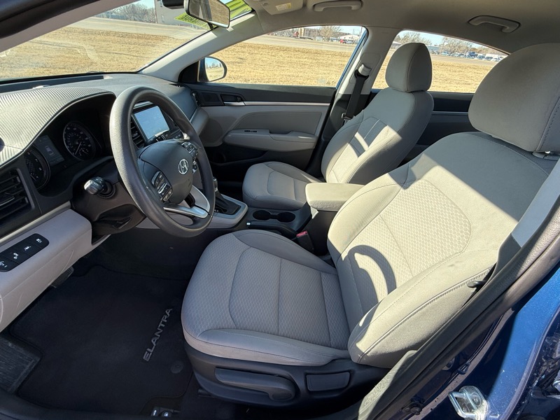 Hyundai Elantra SEL 2020