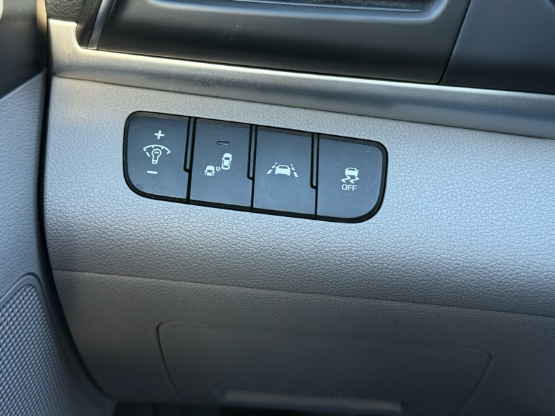 Hyundai Elantra SEL 2020