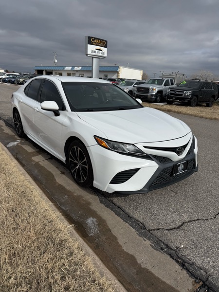 Toyota Camry SE 2018