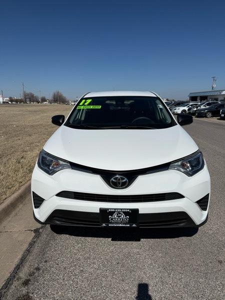 Toyota RAV4 LE AWD 2017