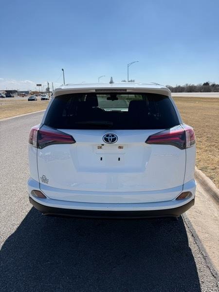 Toyota RAV4 LE AWD 2017