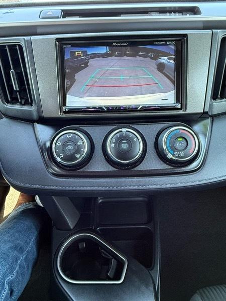 Toyota RAV4 LE AWD 2017