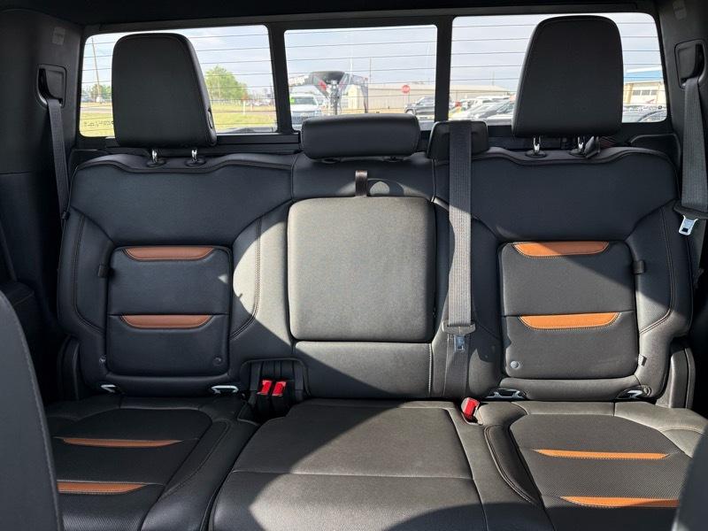 GMC Sierra 1500 AT4 Crew Cab 4WD 2021