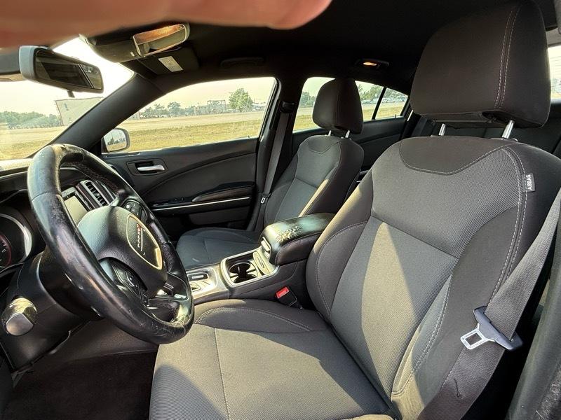 Dodge Charger SE 2015
