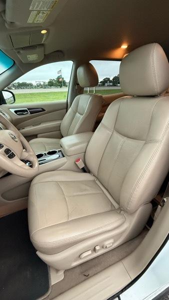 Nissan Pathfinder Platinum 2WD 2014