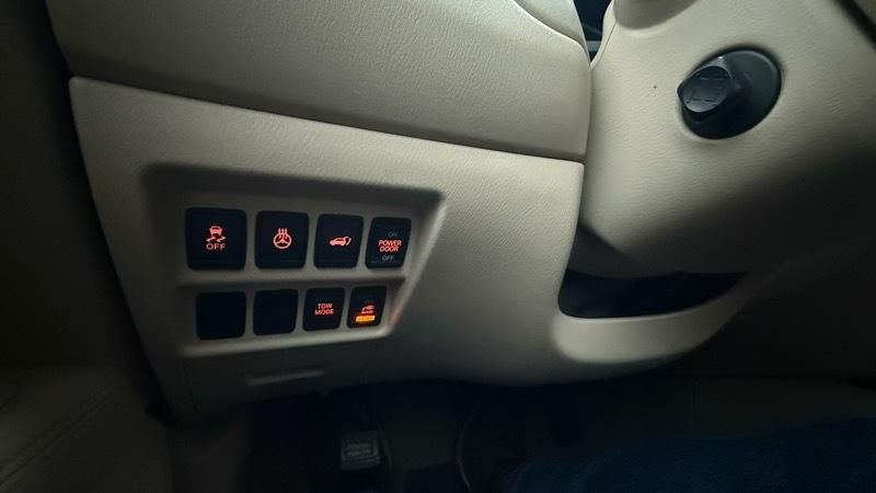 Nissan Pathfinder Platinum 2WD 2014