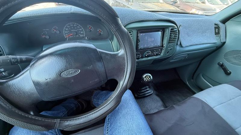 Ford F-150 XL Reg. Cab 2WD 1998