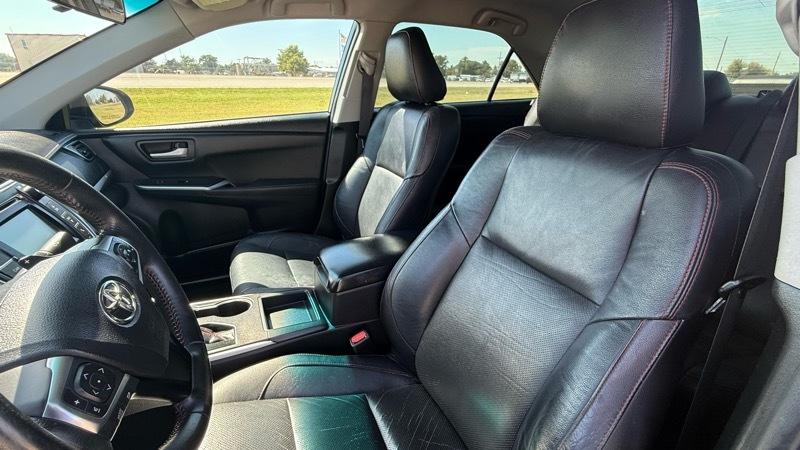 Toyota Camry SE 2015