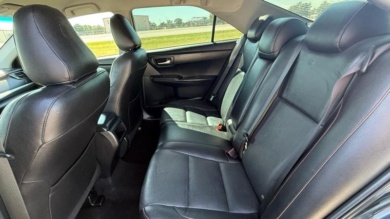 Toyota Camry SE 2015