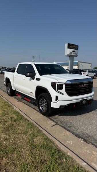 GMC Sierra 1500 AT4 Crew Cab 4WD 2023