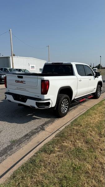 GMC Sierra 1500 AT4 Crew Cab 4WD 2023