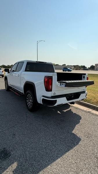 GMC Sierra 1500 AT4 Crew Cab 4WD 2023