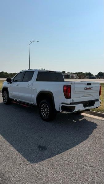 GMC Sierra 1500 AT4 Crew Cab 4WD 2023